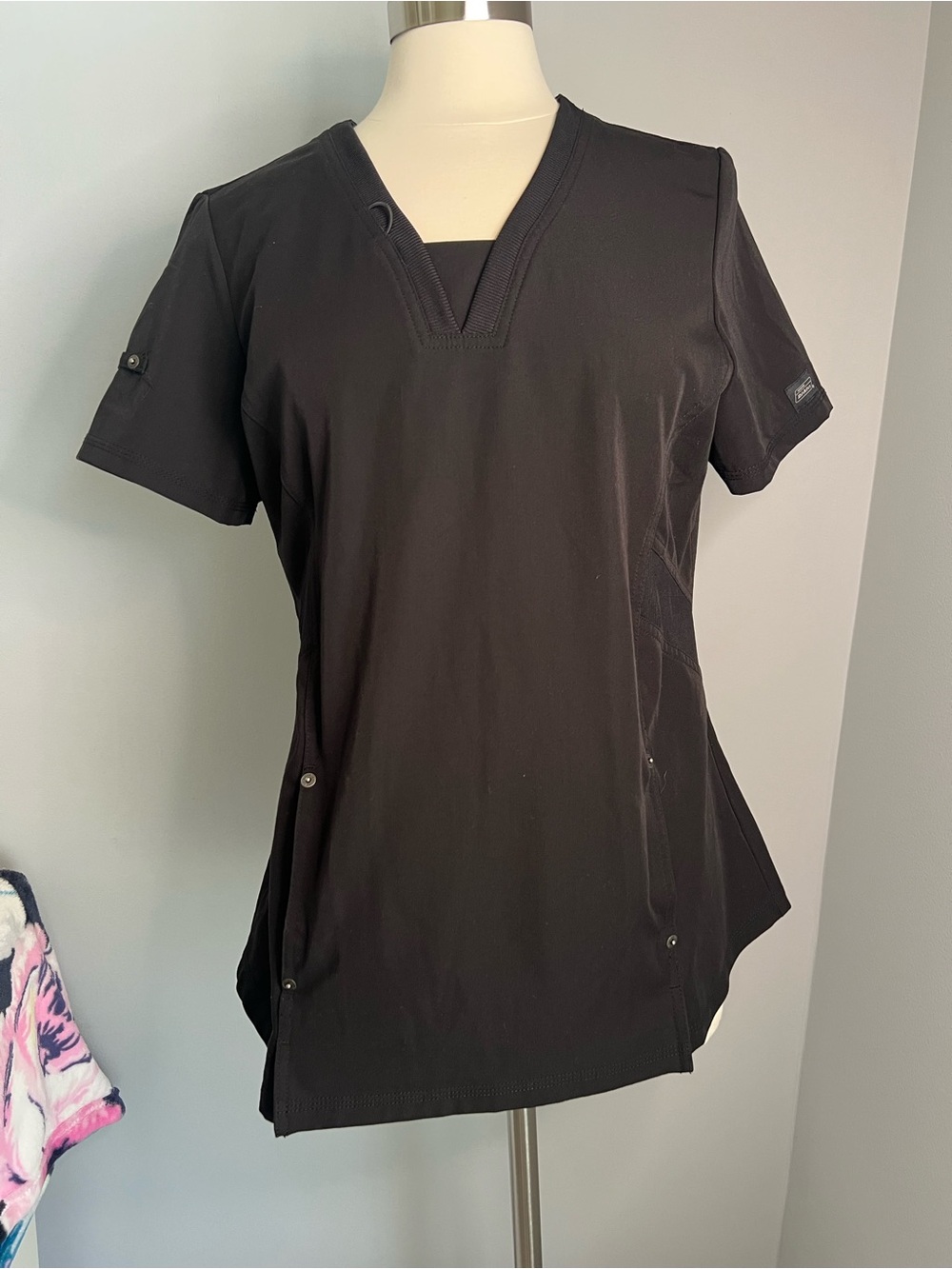 Genuine Dickies Size M Black Squared V-Neck Short Sleeve Scrub Top Medical